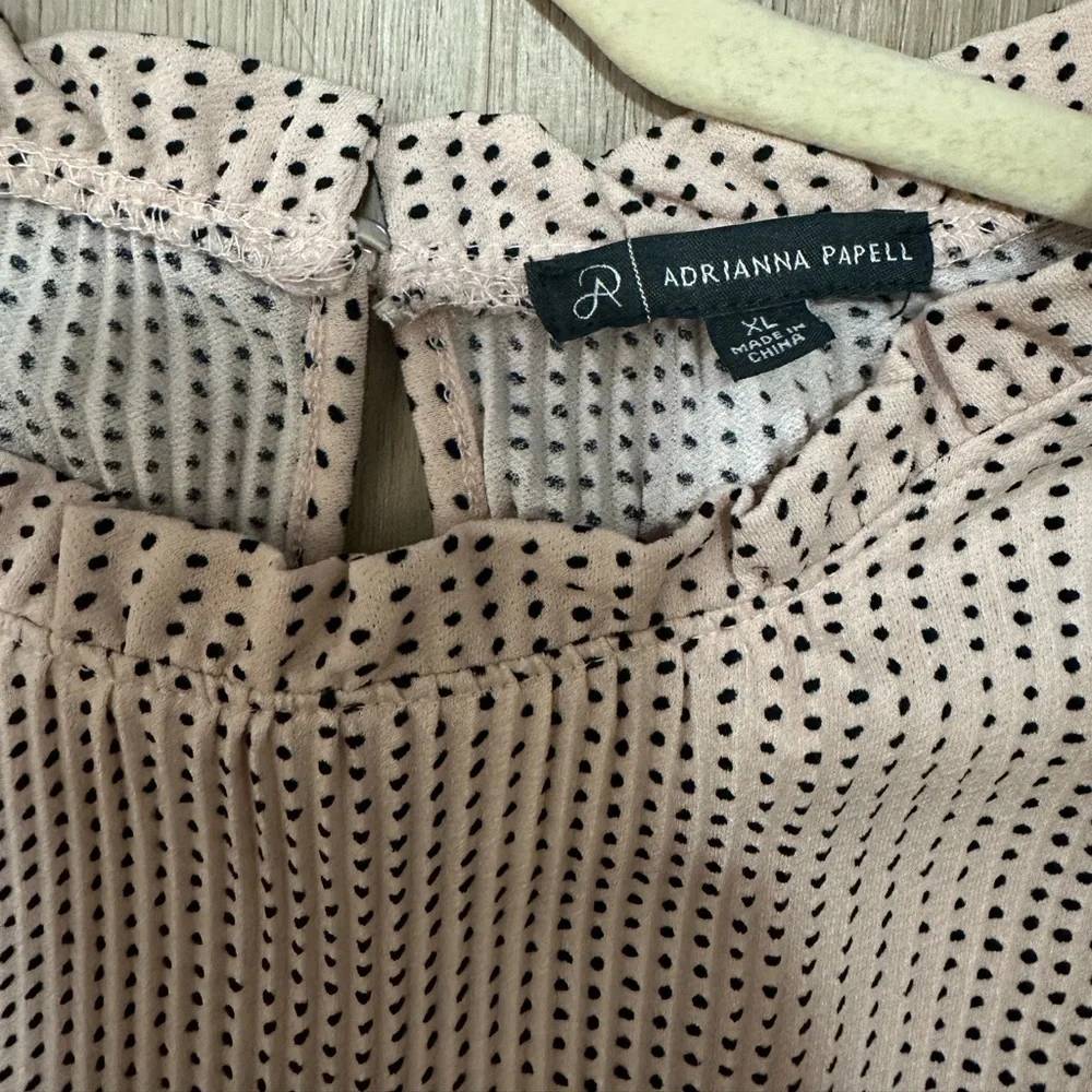 Women’s blouse 👚 - Picture 2 of 3